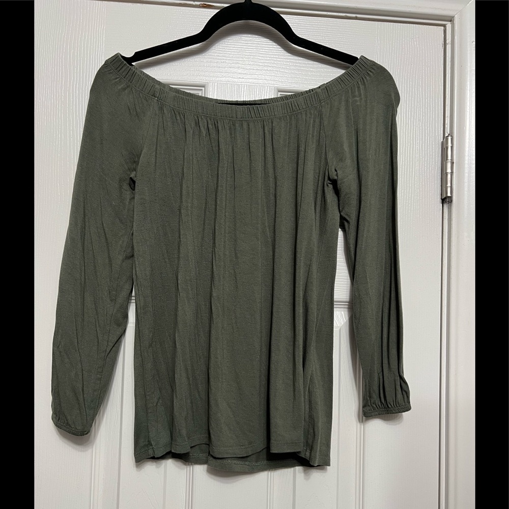 Hollister Olive off the shoulder top - Picture 3 of 6